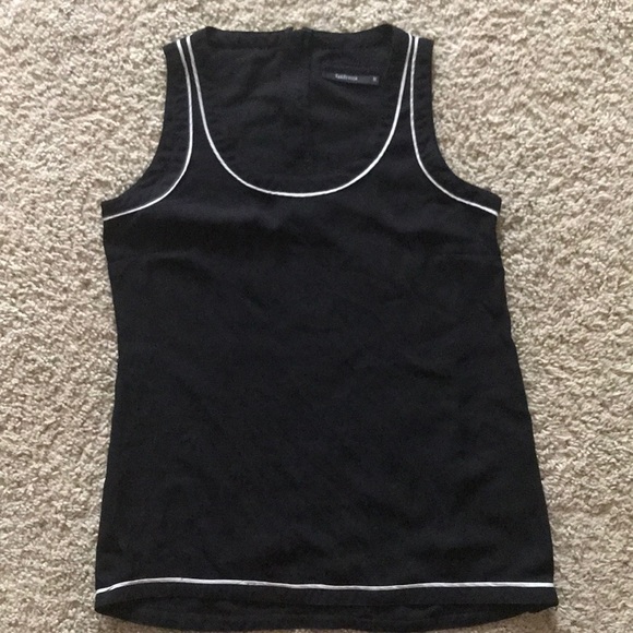 Sleeveless black blouse - Picture 1 of 2